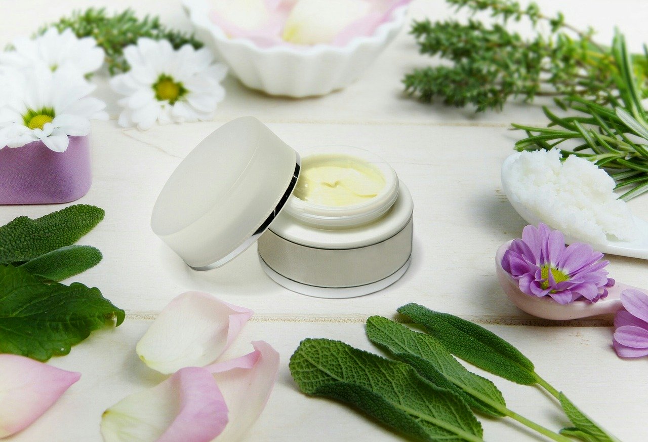 Pourquoi opter pour des soins visage professionnels chez une esthéticienne ?